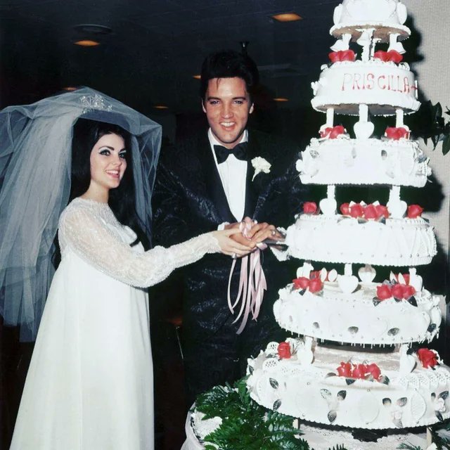Wedding photos of Elvis and Priscilla Presley, May 1, 1967. https://t.co/eObIrfv5t5