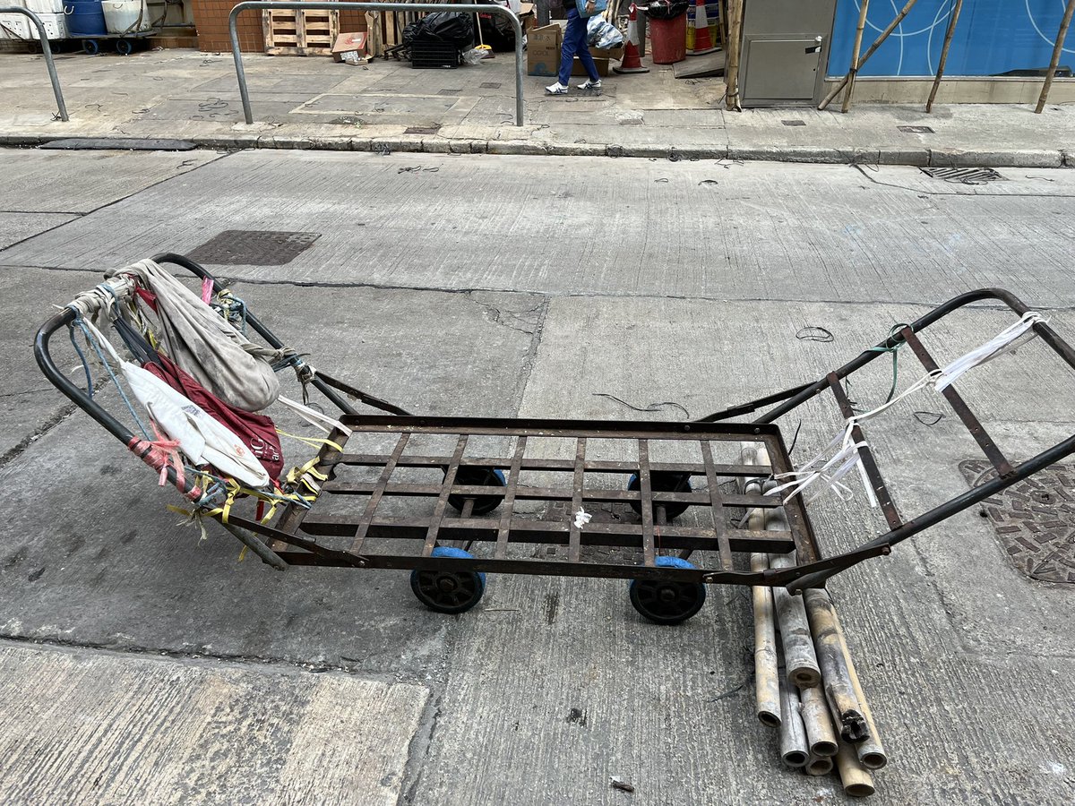 42sk's tweet photo. 製作者の意図がどうであれ、他でも無いこの台車でのリレー場面で胸が熱くなる。
この台車でないとダメなのだ。

#トワイライト・ウォリアーズ https://t.co/Bz8ZGZm8QT