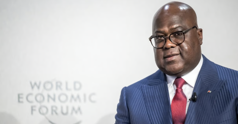 jeune_afrique's tweet photo. Alors que la progression du M23 se poursuit dans l’est de la RDC où les rebelles tentaient le 23 janvier de prendre le contrôle de Saké, ultime rempart sur la route de Goma, Tshisekedi a écourté un séjour à l’étranger pour rentrer à Kinshasa. 
Suivez les événements en direct 👇🏿
