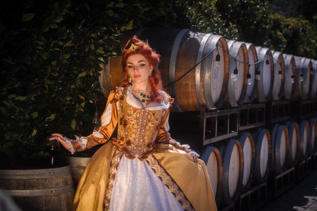 Lil_G_cosplay's tweet photo. What if we kissed in front of a giant wine barrel collection...
#annahenrietta #Witcher3 #witcherbloodandwine #witcherdlc https://t.co/GS8rt3JfTS