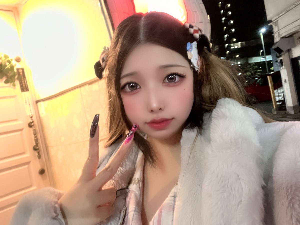 akb_flower's tweet photo. 🌸1/25（土）本日の出勤メンバー🌷
りこ@Lyco1002Flower
なつ@_Flower_natsu
かれん@Karen_Yakezake https://t.co/3Dc78krUwF