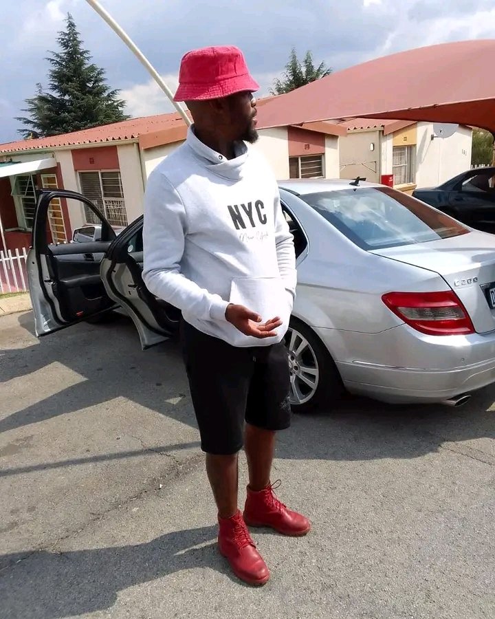 the_beastlion10's tweet photo. She had a King all she have now is a joker,she had a Beast all she have now is a rabbit,Lion's loves meat,anyway we all got choices having black card ko Capitec may that struggle no locate me.....!💯🔥💰🦁👑 https://t.co/1MoH9qmSJ8