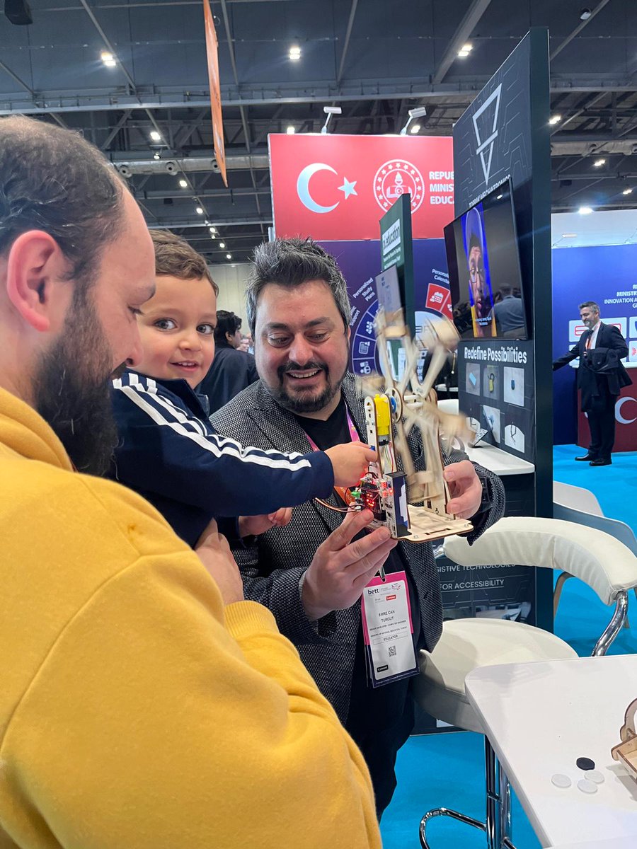 PicoBricks tweet media