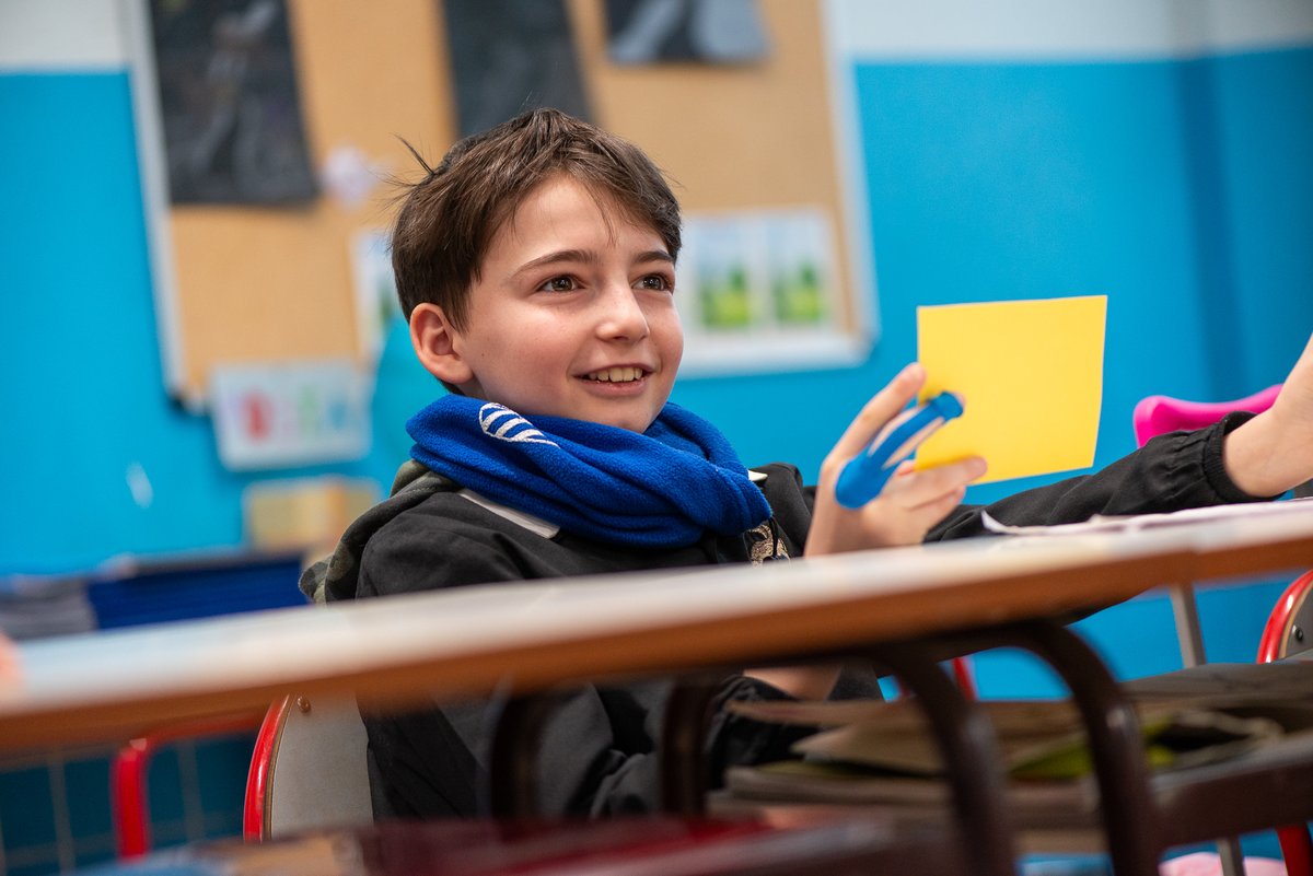 fcn_onlus's tweet image. La 4A di #Cameri ha un’aula aperta come l’atmosfera che vi si respira . Non solo domande per la Vicepresidente @fcn_onlus , Prof.ssa  Invernizzi con il progetto #ABCDono ma anche un messaggio in bottiglia per lo scrittore Barbaglia 😊
#fondazionenovarese #fondazionidicomunita