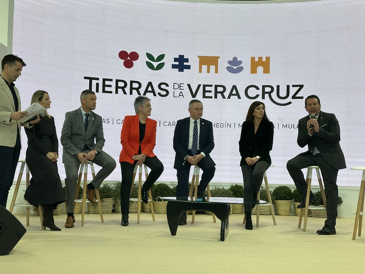 CaridadRives's tweet photo. Acompañando a los alcaldes @PSOE_RM en su presentación en @fitur_madrid https://t.co/scwIz2RzDq