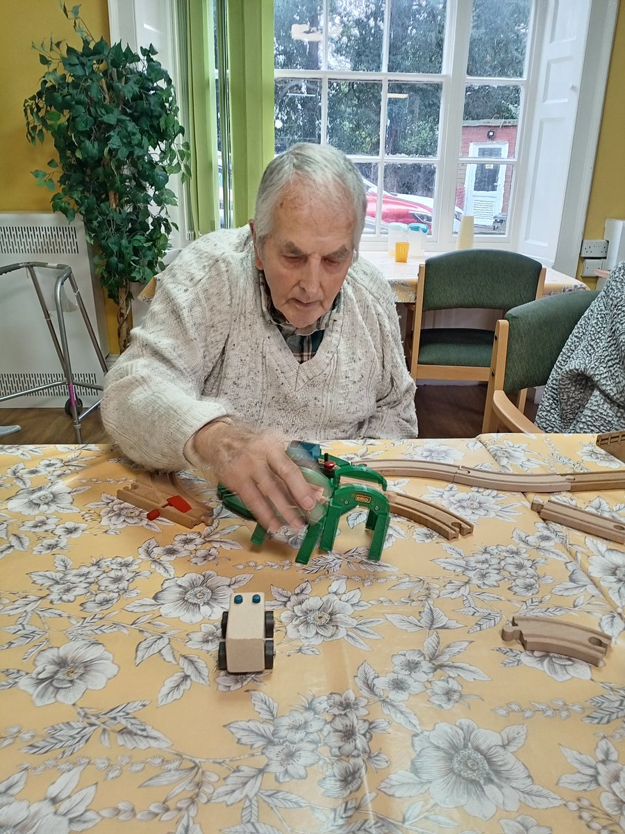 ARMSCARE's tweet photo. Our residents enjoyed making a railway track together and moving the train along the track. Very nostalgic🚂💜@NAPAlivinglife #RailWayFun https://t.co/hbuT9Xzrmc