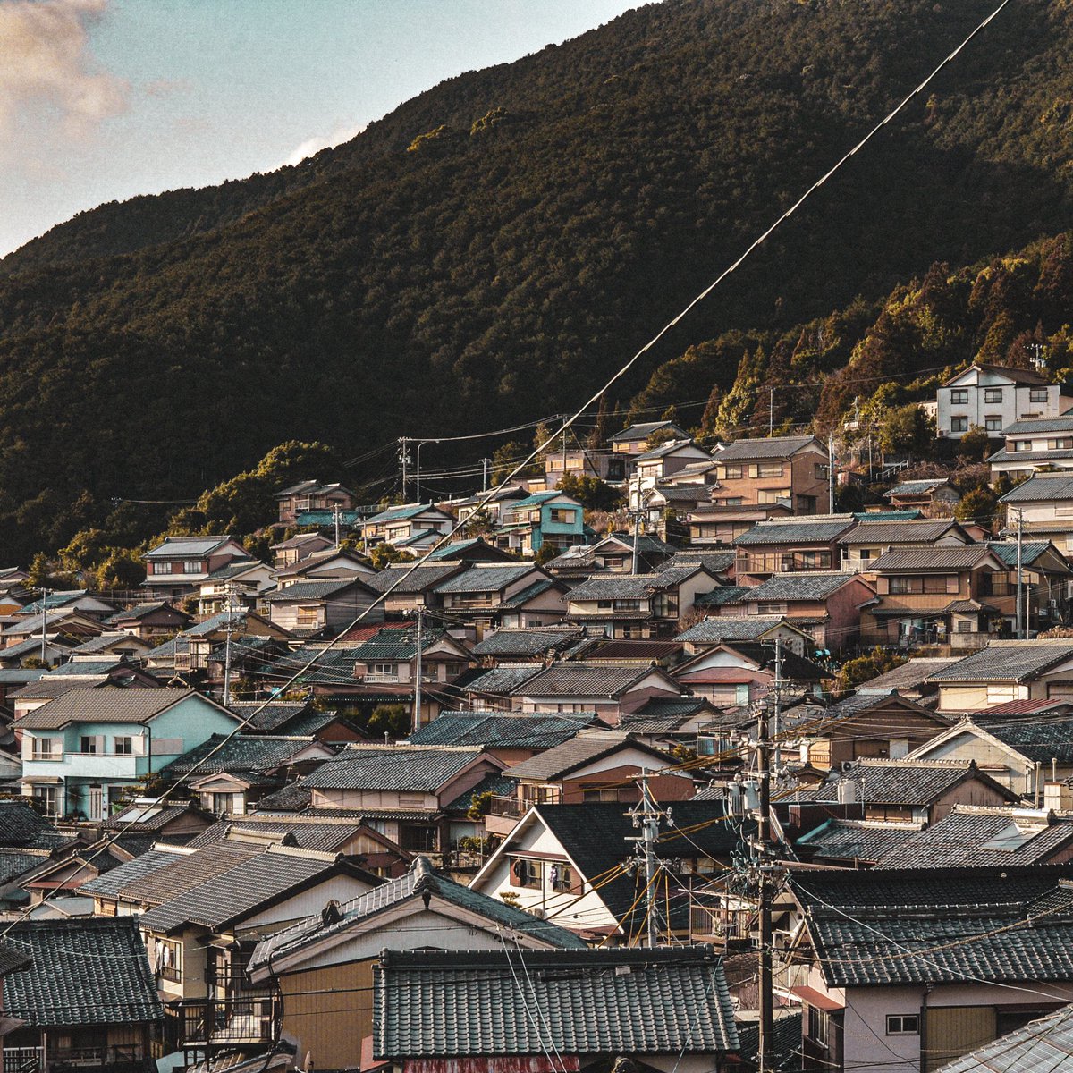 次回の動画は明日17時更新です📢

今回はhistoricaではお馴染みの織屋さんが、宿泊も始めたということでお邪魔しております。

頼母集落についての興味深いお話や、三木浦での滞在の様子など盛りだくさんの内容となっています！