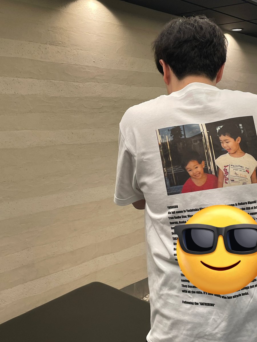 kotetu_3's tweet photo. 2/2のこてつ×東ブクロトークライブ
〜団欒2025〜
の会場限定でグッズ販売やります！
Tシャツとアクキーです！
開場前と終演後にも販売するつもりですが数に限りがありますので開演前は1人各1点まで、終演後は無制限とさせて頂きます！
バックプリントの英字は買ってからのお楽しみに〜
#団欒 https://t.co/GdLtKvQheC