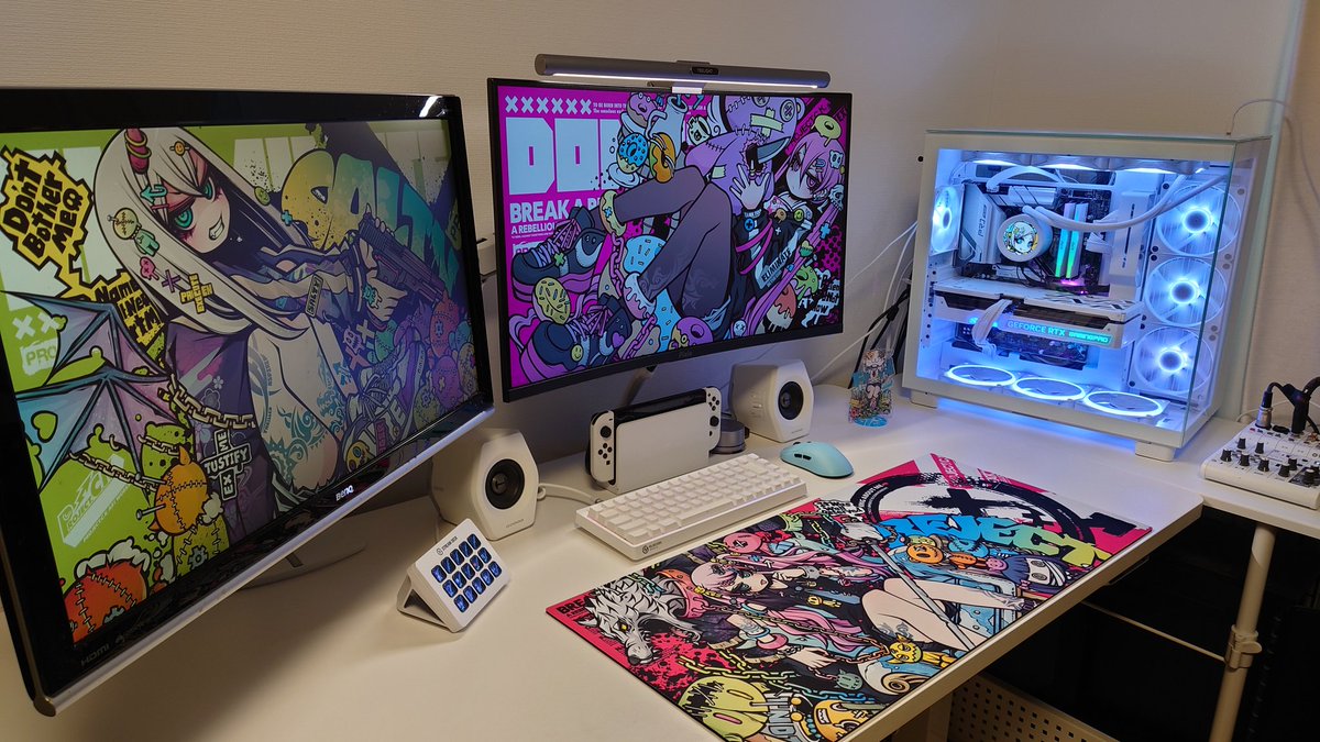 プレイマット(ロングマウスパッド)を本日(1月24日)20時よりBOOTHにて販売します!! RAGEのTシャツ、アクスタとヤキサバ本もありますのでよろしくお願いします!!(撮影協力 高町しげる) https://t.co/405NlCnXA5 