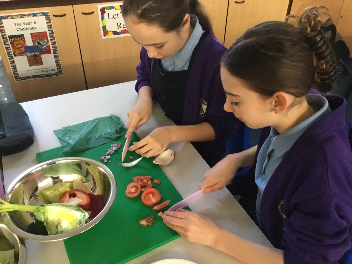 CCCRPrimary's tweet photo. Chopping is underway for sensory salads! #cccrdt https://t.co/kcd8RKYNtz
