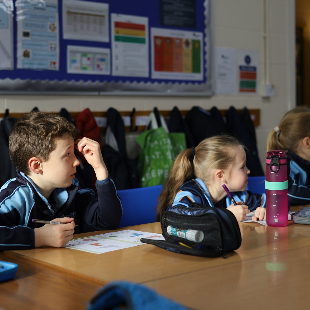 GayhurstSchool's tweet image. Year 4 demonstrated exceptional engagement and focus during their maths lesson this morning, confidently exploring the exciting world of perimeters! 😊📏 #MathsLesson #MathsFun #THRIVE #siblingschool #ELDRIC