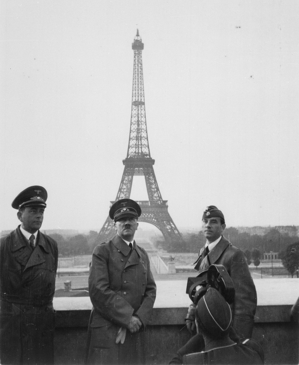 Diego Díaz Alonso (@diegodazalonso1) on Twitter photo Querido <a href="/AlvaroQueipo/">Álvaro Queipo</a>, en 1940 los señores de la foto le robaron al PNV el edificio que tenía en París. En 1951 Francia se lo entregó a España, donde por aquella había una dictadura.
Que el PNV pida que le devuelvan lo que le robaron los nazis y el franquismo está bien, no? Querido <a href="/AlvaroQueipo/">Álvaro Queipo</a>, en 1940 los señores de la foto le robaron al PNV el edificio que tenía en París. En 1951 Francia se lo entregó a España, donde por aquella había una dictadura.
Que el PNV pida que le devuelvan lo que le robaron los nazis y el franquismo está bien, no?
