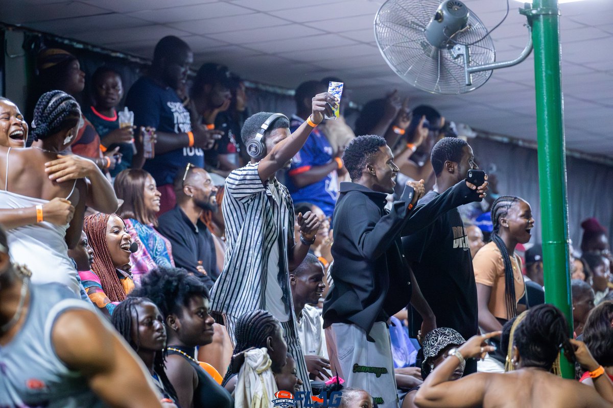 Esthershowtime's tweet photo. Want more excitement in your life? Try the crowd energy! 😎 

Showtime Membership brings the crowd to you:
 📸 Picture-perfect moments
 🎉 Host events with your crew
Let’s turn up the volume.
👉 Get your Showtime Membership now! https://t.co/d7rvoUYnSA https://t.co/YSWFWATmTW