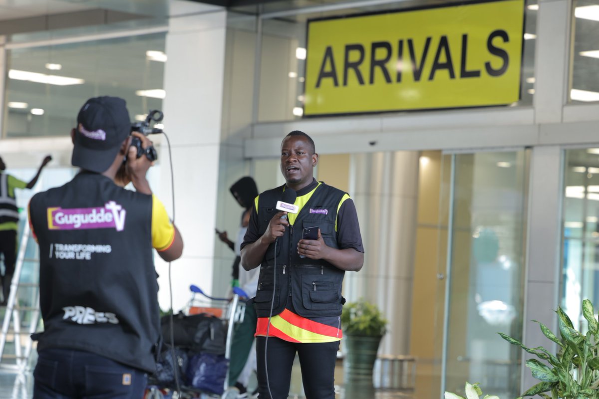 boundlessshow5's tweet photo. New Guest Alert! 
📍: Entebbe International Airport, Uganda 
📸: @HansTenywa 
#PetraAt1 #WayOfTheFather #GuguddeTvUganda
#Boundless https://t.co/hWIWNZfd4P