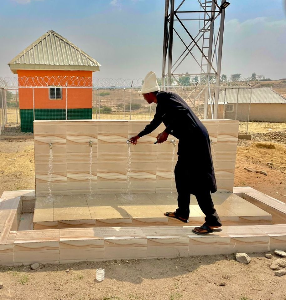 sahelconsulting's tweet photo. Water is life!๐ฆ
We commissioned a borehole in Mazart community, Plateau State.
We are advancing our mission of transforming lives with clean water through the ALDDN (Advancing Dairy Development in Nigeria) programme.
#SahelConsulting #ALDDN #CommunityEmpowerment https://t.co/FkNoT02QNi