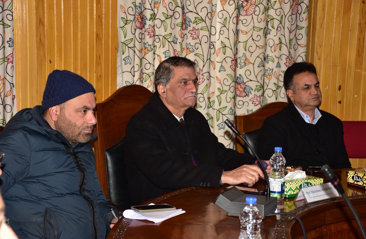 UnivofKashmir's tweet photo. The NewGen IEDC, University of Kashmir, is hosting a 3-Day Startup Ideation Workshop (Jan 23-25, 2025) for aspiring student entrepreneurs! Top ideas win spots in the Feb 10-Day Winter Entrepreneur Cohort Program.
#Entrepreneurship #IdeationToAction #WinterCohort2025 #Startup https://t.co/z5nQz3CdtY