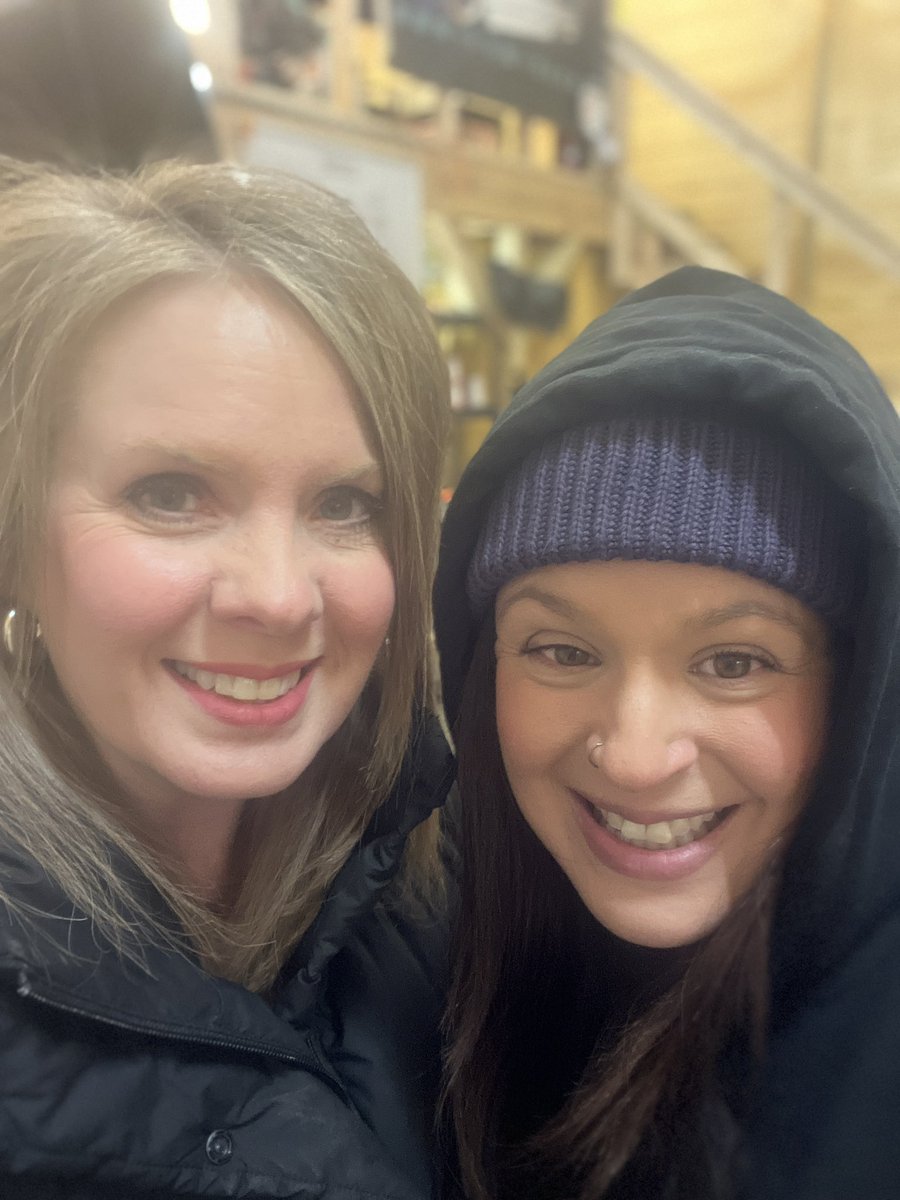 SheShedTruther's tweet image. We’re back live today for ‘The Michelle Moore Show’ and will be giving a detailed update on our #HurricaneHelene efforts/help.

So much going on for survivors in just the past 24 hours thanks to @POTUS efforts! Keep going, @realDonaldTrump!

Photo is from earlier this week with