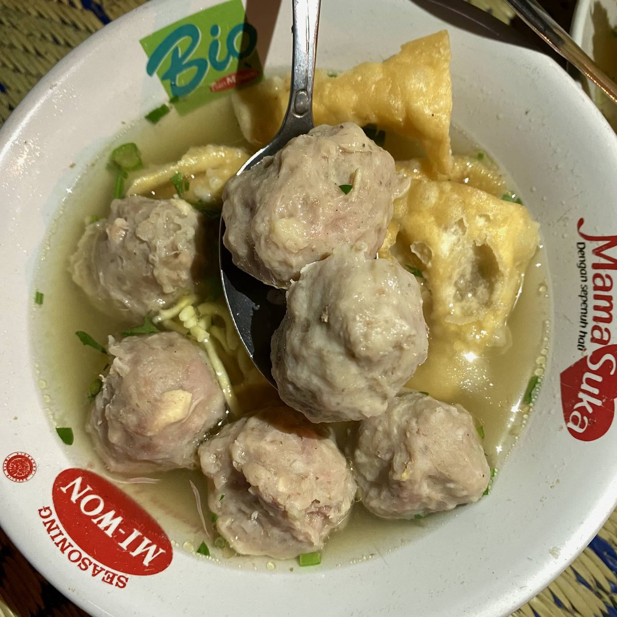 Intermoodd's tweet photo. Edisi malem-malem kelaperan pas nginep di Hotel YATS.Colony

📍Bakso Pak Koboi https://t.co/O8XCOHsjg4