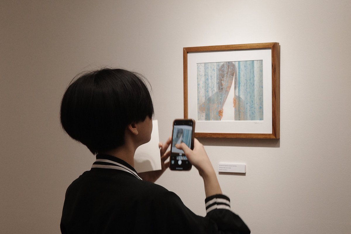 Thaninini's tweet photo. รูปนี้เป็นรูปที่ชั้นหวงที่สุด เลยตั้งราคาแค่แพงที่สุดในงานexhibit เพราะไม่อยากให้เขาไปจากชั้นบวกกับ เป็นรูปที่วาดด้วยความรู้สึกต่างๆมากมายในตอนนั้น

ใช่ค่ะ มีคนสู้ราคานี้ แล้วขายออกเรียบร้อยแล้ว 😭 https://t.co/SBkTNFwXtx