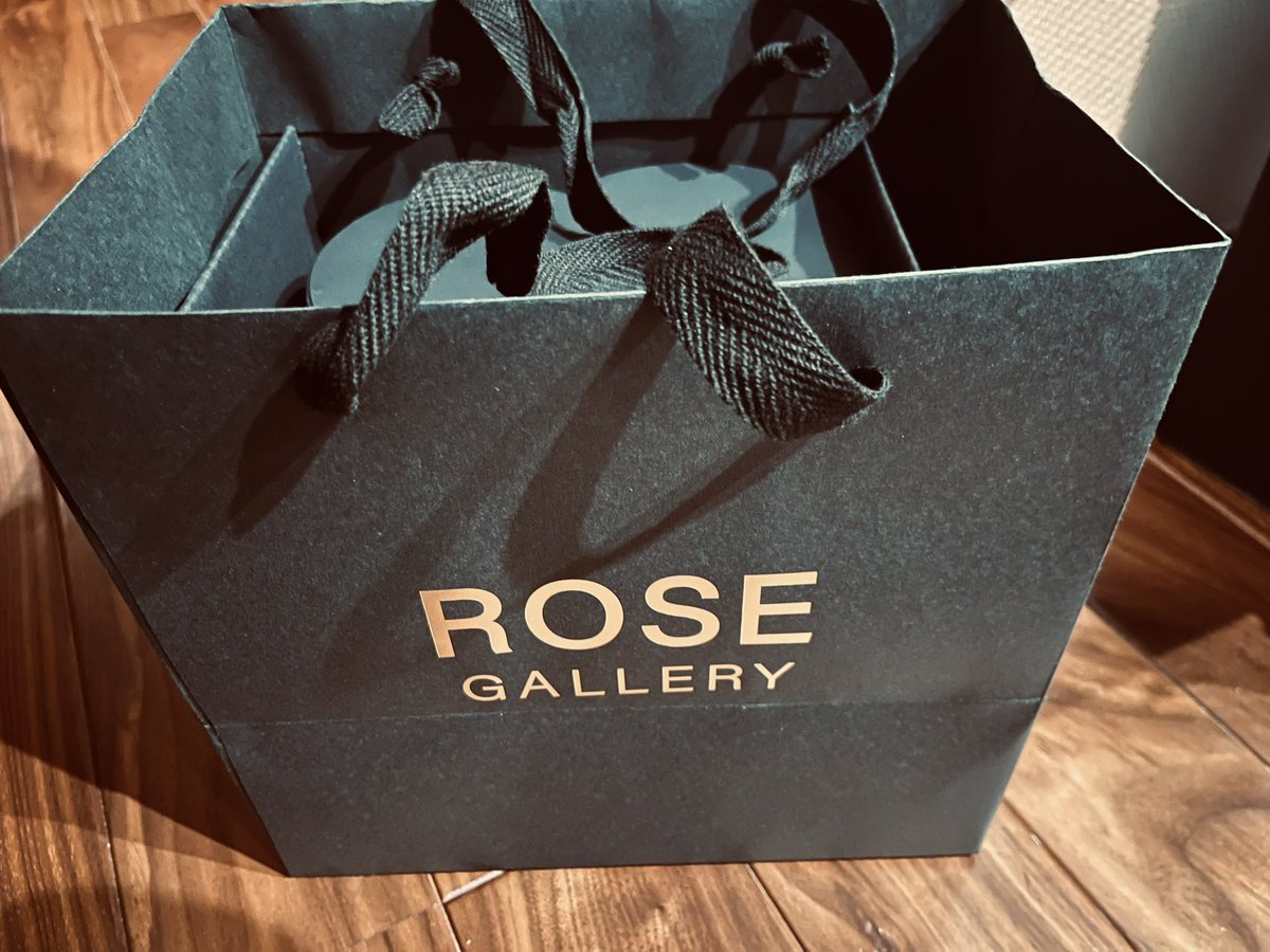 f40love's tweet photo. 明日は結婚記念日🌷

#ROSEGALLERY https://t.co/9bqXVfHsji