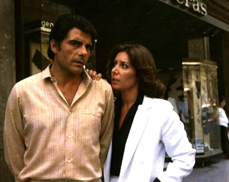 Barcelona Film Commission (@bcnfilmcomm) on Twitter photo 📺Aquest diumenge al "Barcelona...i acció" a <a href="/beteve/">betevé</a> "La campanada" (1980) de Jaime Camino amb Julián Galiardo, Fiorella Faltoyano, Ovidi Montllor. Un film #rodataBarcelona.
⏰22:05
➕informació del film👇🏼
tinyurl.com/lacampanada 📺Aquest diumenge al "Barcelona...i acció" a <a href="/beteve/">betevé</a> "La campanada" (1980) de Jaime Camino amb Julián Galiardo, Fiorella Faltoyano, Ovidi Montllor. Un film #rodataBarcelona.
⏰22:05
➕informació del film👇🏼
tinyurl.com/lacampanada