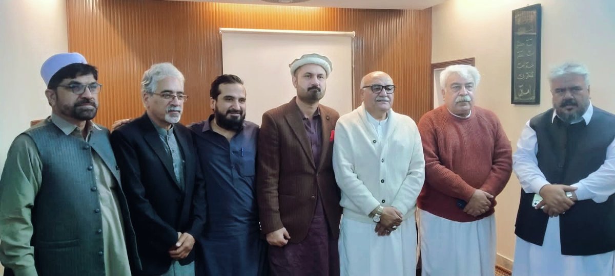 SherAfridii's tweet photo. 26January Bagh_e_jinah:  @MianIftikharHus #Mashar has reached Karachi safely to attend the gathering held to mark the death anniversary of the pride of humanity, Bacha Khan, the leader of democracy, Wali Khan Baba. https://t.co/ImH8XbIa7b