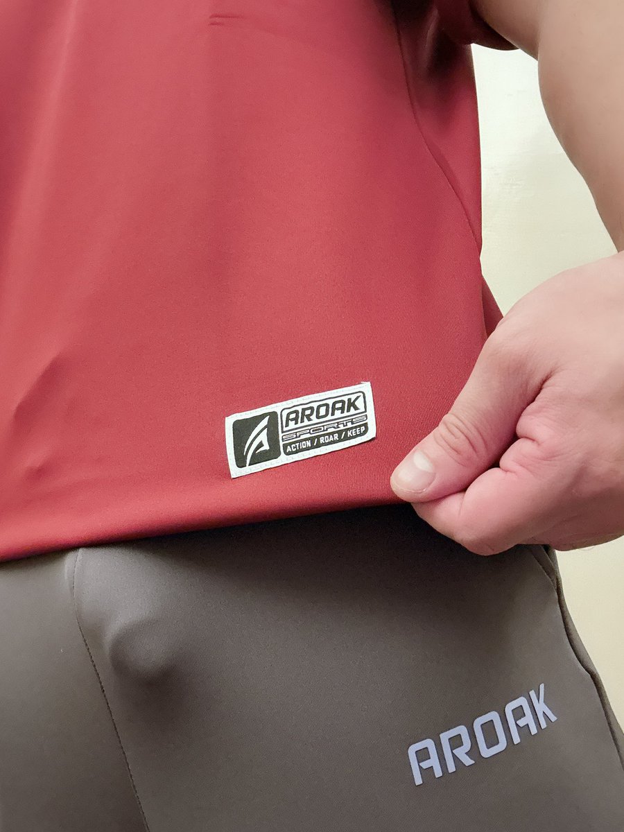 AROAK這次除了推出過年款限定T-shirt
aroak.com.tw
配上我的折扣碼:DADA，
還可以再打95折，
還不趕快手刀下單 !

活動時間：1/24下午2:00至2/6下午4:00
◼新春限定活動
指定品2件88折 / 3件85折
消費滿NT$3,500贈品牌限量帽
指定期間單品下殺低至75折

#aroak #限量 #健身 #蛇年 #乙巳年