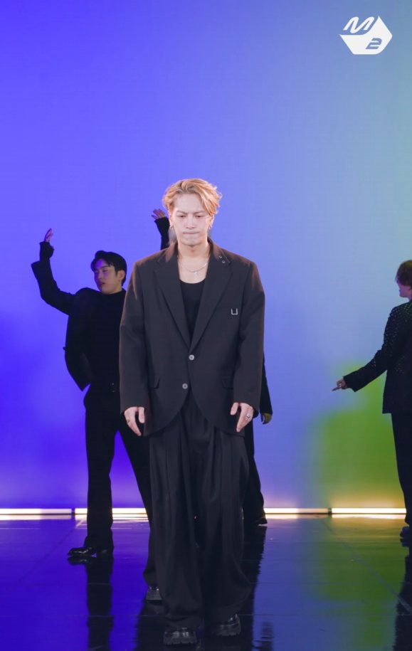 pepibugi's tweet photo. didnt know this was a graded performance by park jinyoung HAHAHA https://t.co/x470KGvWfp