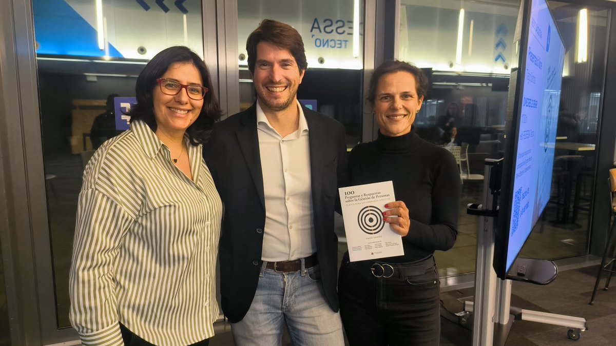ArmeniaBarradas's tweet photo. Presentación el libro 100 preguntas y respuestas sobre la gestión de personas de Tiago Santos, en Reus (Tarragona)

#RRHH https://t.co/E2wGbRwIG6