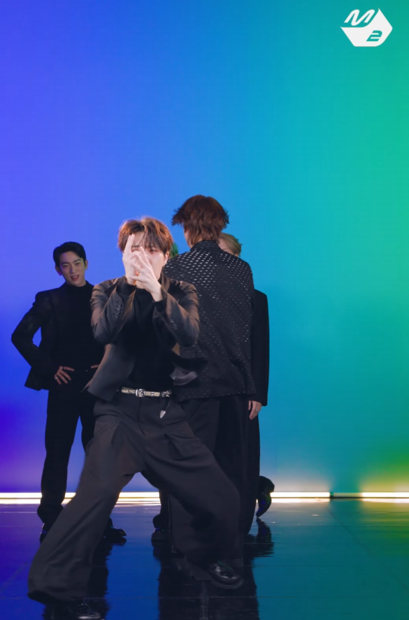 pepibugi's tweet photo. didnt know this was a graded performance by park jinyoung HAHAHA https://t.co/x470KGvWfp