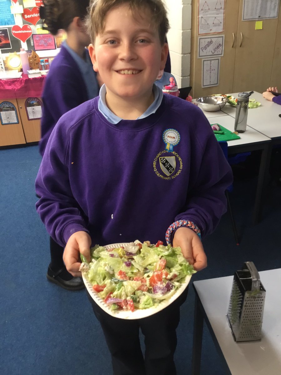 CCCRPrimary's tweet photo. Sensory salads are looking amazing! Who will be the chefs of the day? #cccrdt https://t.co/WAeRx3Yjhl