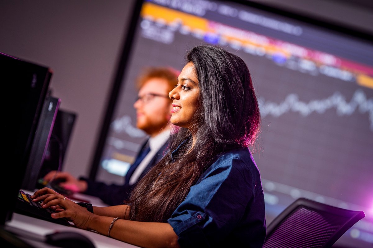 DerbyUni's tweet photo. We are proud to have launched a new ‘first of its kind’ BSc (Hons) degree in International Business and AI, in collaboration with @RollsRoyce.

The two-year accelerated programme will be available to study from September 2025.

Find out more 👉 https://t.co/Q9k8m6NMlT https://t.co/h2TsPbJNl6