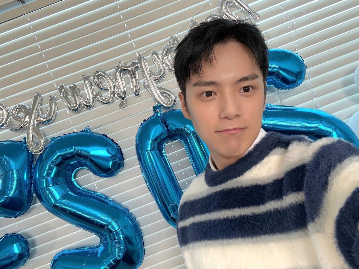 OfficialMONSTAX's tweet photo. 설날 같이한번맞아볼까요?🐳 #민혁 https://t.co/RL9BOfuTE5