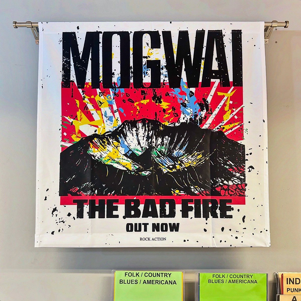 BRAND NEW BANNER

Mogwai - ‘The Bad Fire’

piccadillyrecords.com/157889/Mogwai-…

<a href="/mogwaiband/">Mogwai</a> 
<a href="/rockactionrecs/">Rock Action</a>