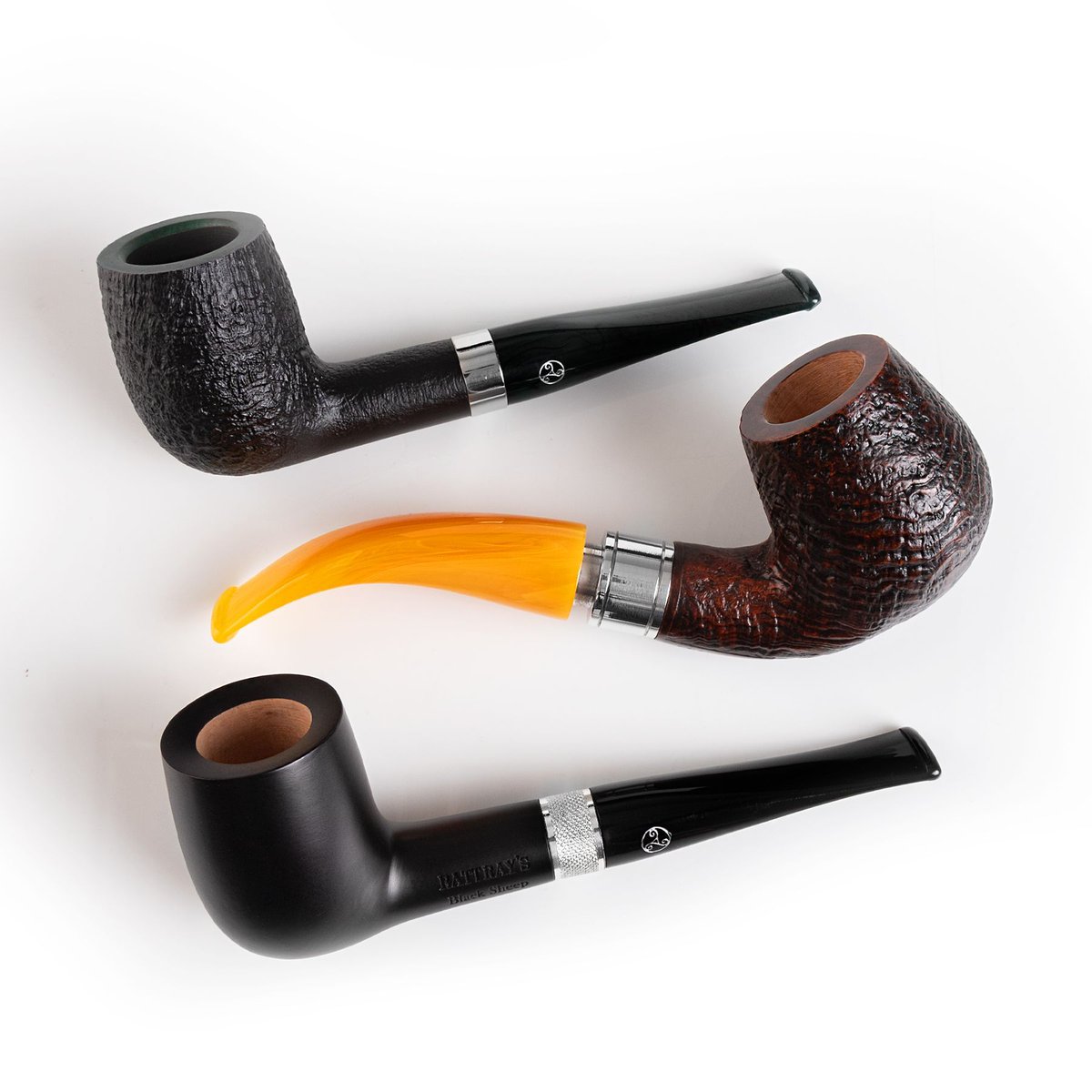 EUSmokingpipes's tweet photo. Now through January 30 at 11:59 p.m. ET, receive 20% off all new Rattray’s pipes on-site. Explore Rattray’s selections across series like Sanctuary and Majesty from the Monarch series. #rattrayspipes #pipecollection https://t.co/w2udl1A9py https://t.co/2OnrEnZJVA