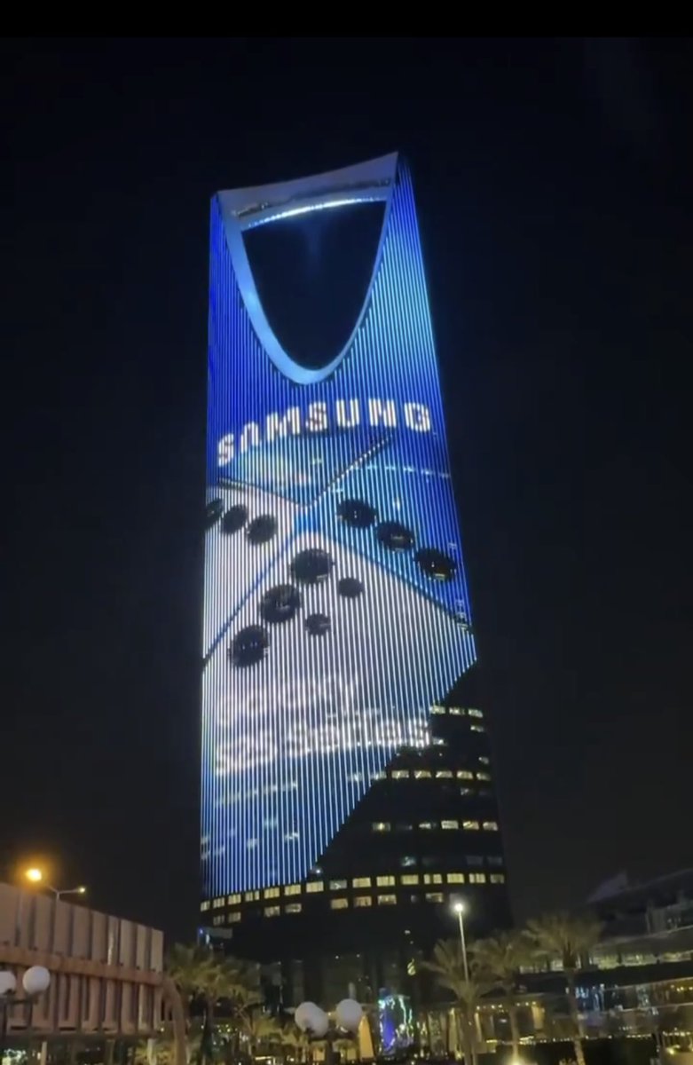 3Beed350's tweet photo. @SamsungSAUDI بالمواصفات الأفضل 😍😍😍

ً

 #GalaxyUnpacked  #GalaxyAI  #عينك_على_سامسونج https://t.co/6FtaUGJnnP