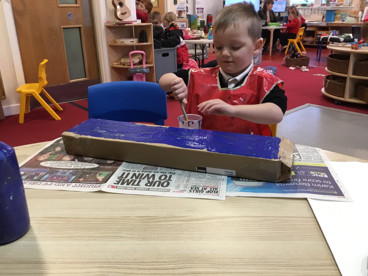 NetherburnPs's tweet image. #lochnessmonster #Scotland 
We continued learning about Scotland this week. One of the boys really enjoyed learning about Nessie and created this fabulous model.@SLC_RAiSE @SLCEarlyLearn @FroebelTrust