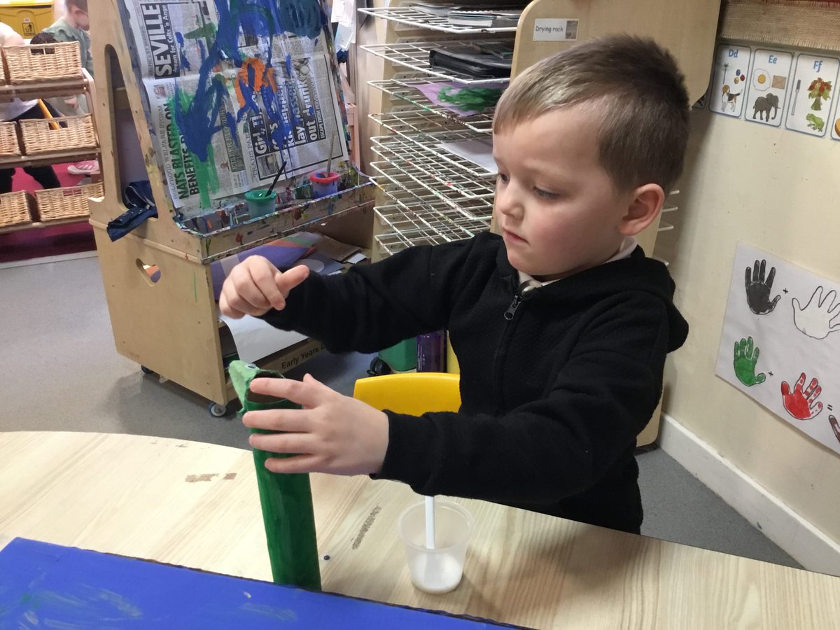 NetherburnPs's tweet image. #lochnessmonster #Scotland 
We continued learning about Scotland this week. One of the boys really enjoyed learning about Nessie and created this fabulous model.@SLC_RAiSE @SLCEarlyLearn @FroebelTrust