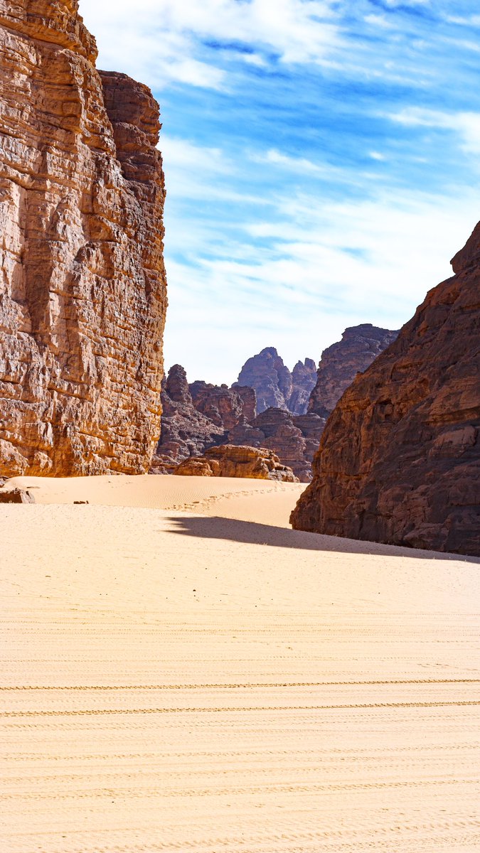 akr_tkn's tweet photo. Sahara Algérien, terre infinie. https://t.co/seVH6VhqcP