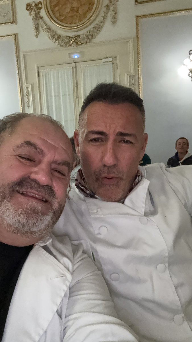 robertormq's tweet photo. Otra año más en SAN Sebastián en su día Grande rodeado de buenos amigos https://t.co/NpQUg8rxtv