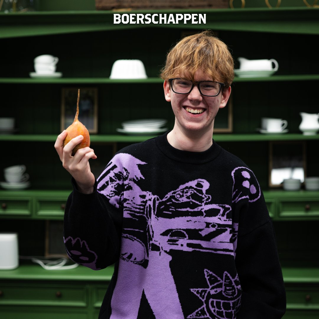 De gele biet – zoet, zacht en perfect voor kleurrijke gerechten! Ben jij ook een bietje fan? ⁠
⁠
Op de foto zie je Wouter, hij is deze week gestart met zijn stage en zal ons development team versterken. Veel succes en welkom, Wouter! 🚀⁠