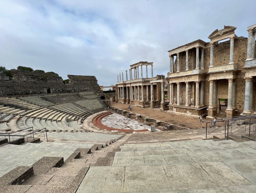 AlexanderDevine tweet media