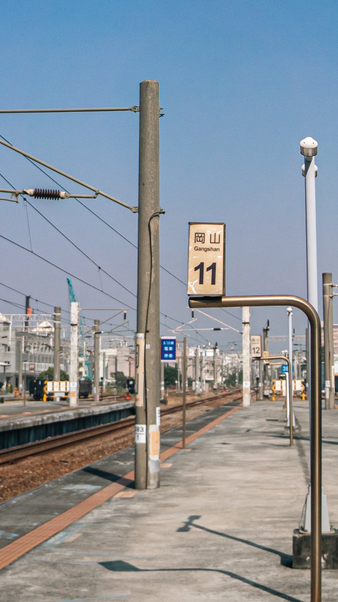 my_aiRLife's tweet photo. 那一張是iPhone 16 pro拍的那一張是SONY NEX-5R

你....看得出來嗎？

#myairlife #空氣人生 #streetart #photography #travelphotography #photooftheday #picoftheday #photo #streetart #travelblogger #streetstyle #streetphotography #traveling #kaohsiung #taibei #trainstation #trainstation https://t.co/NL63UsCarW