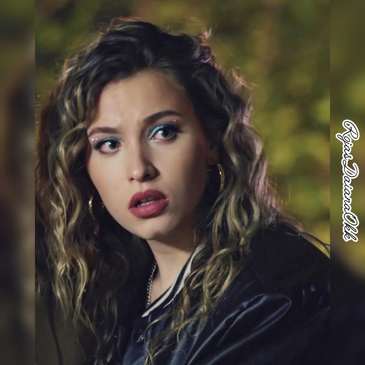 RojasDaianaOkk's tweet photo. 😎 Buenos Chicos 😎
Camila Forte 👸🏼 😍
¿Podemos hablar de la cara de esta mujer? ¡Diooooooos, es preciosa. 🙈 💚
Extraño a Cami. 🥲
#BuenosChicos #Chamila https://t.co/jms1nuEO2K