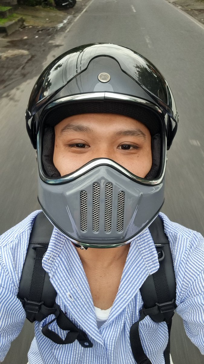 TengKogan's tweet photo. ngeng💨, kek anak ilang.. sebatang kara di Bali🥲 https://t.co/mJxXren5Eu