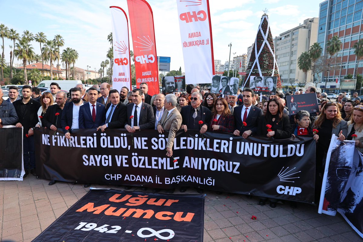 AliDemircali's tweet photo. Uğur Mumcu Meydanı’ndayız!

Kalemiyle karanlığa meydan okuyan Gazeteci Yazar Uğur Mumcu ve katledilen aydınlarımızı anıyoruz.

Bizi, biz yapan değerlerimizi asla unutmayacağız, daima savunacağız! https://t.co/kO4iB8UvsU