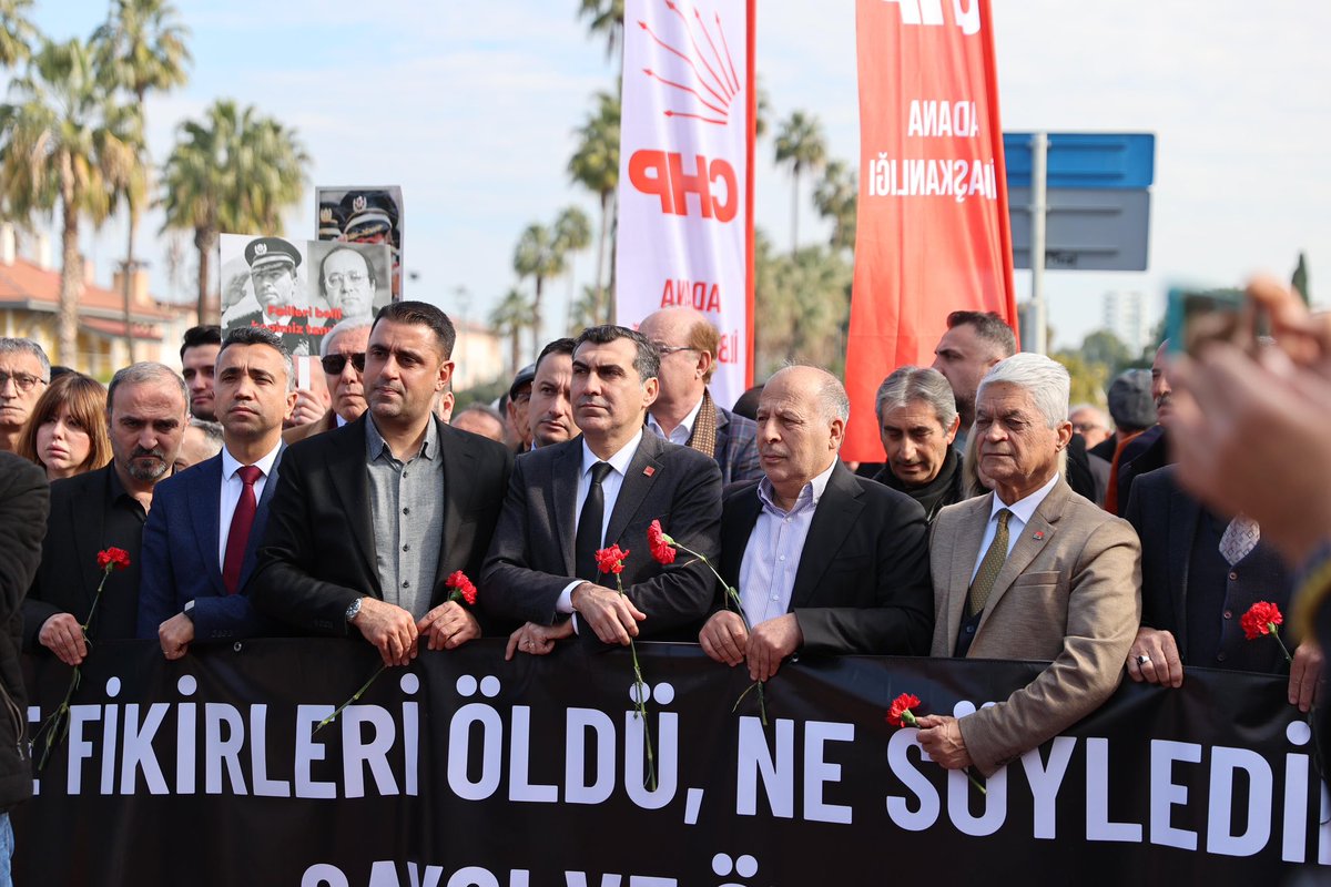 AliDemircali's tweet photo. Uğur Mumcu Meydanı’ndayız!

Kalemiyle karanlığa meydan okuyan Gazeteci Yazar Uğur Mumcu ve katledilen aydınlarımızı anıyoruz.

Bizi, biz yapan değerlerimizi asla unutmayacağız, daima savunacağız! https://t.co/kO4iB8UvsU