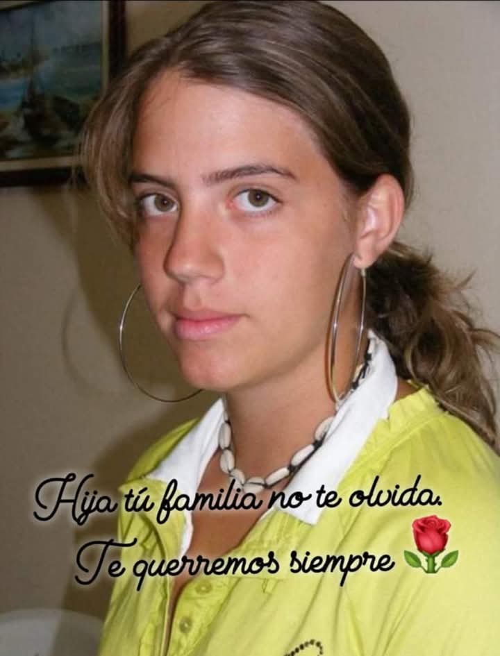 _Anu08's tweet photo. Hace 16 años, Marta del Castillo, de 17 años, desapareció en Sevilla tras encontrarse con amigos, uno de los cuales luego fue identificado como su asesino.

A pesar de años de búsquedas y juicios, su familia sigue buscando respuestas.

¿Algún día sabremos toda la verdad? https://t.co/UwjyvkdSsy