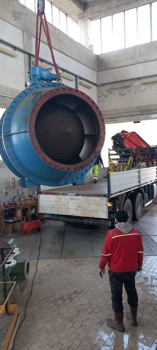 AcquedelSudSpA's tweet photo. Smontaggio e revisione della valvola DN 1400 su adduttore della Diga di #MonteCotugno
Ogni giorno Acque del Sud è impegnata per garantire l’efficienza dell’approvvigionamento idrico primario.
#Basilicata #Puglia https://t.co/NdFQQLjgvp