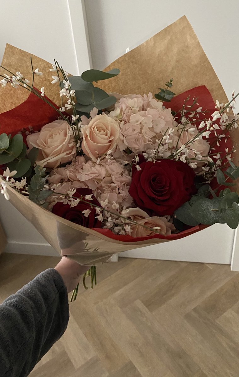 Me suis levé avec ce bouquet d’anniversaire